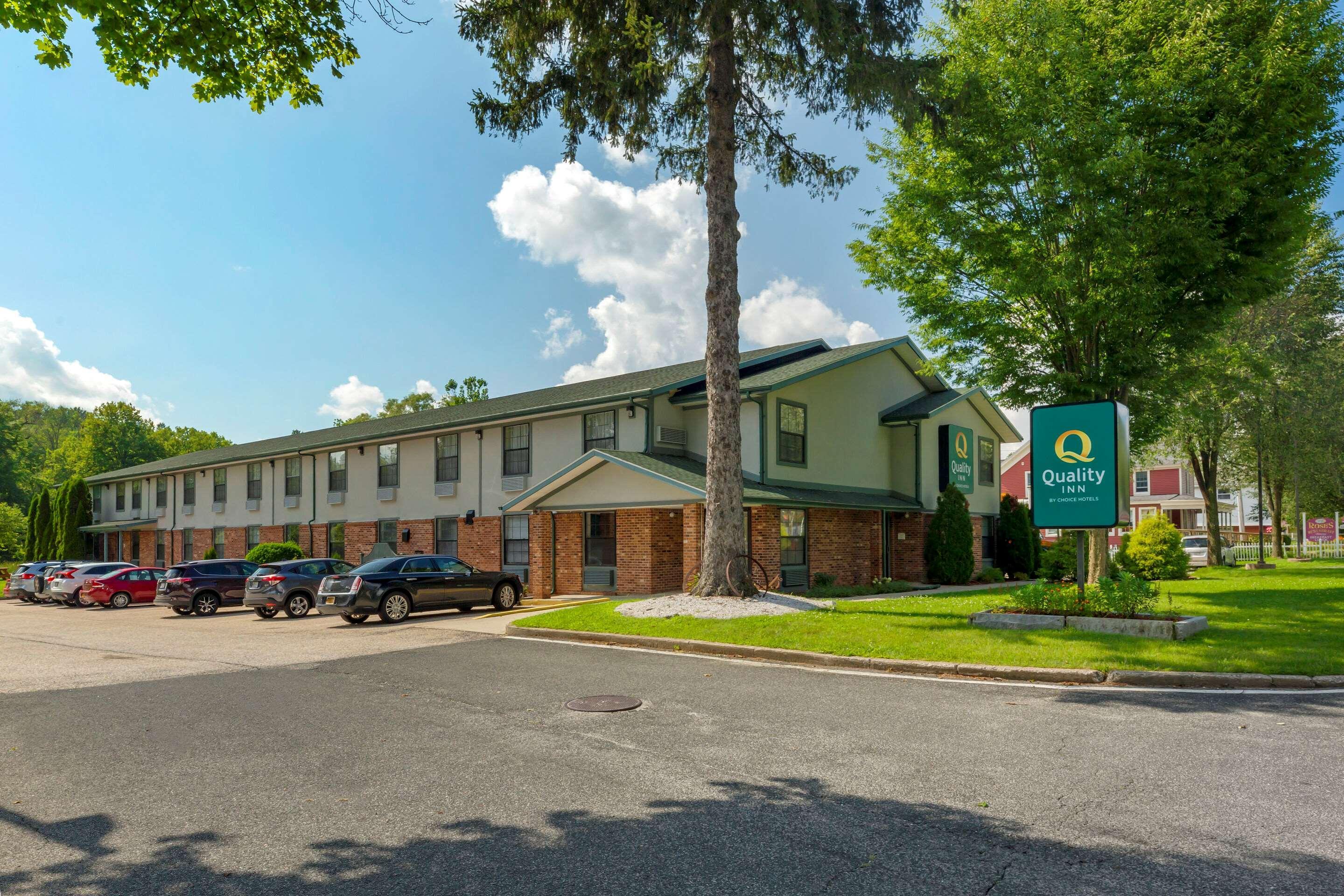 Quality Inn Lee Zewnętrze zdjęcie